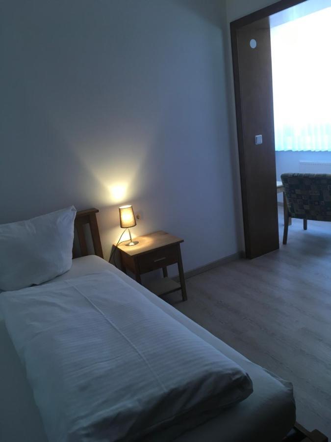 Hotel-Pension Zum Paradies Willingen  Ngoại thất bức ảnh