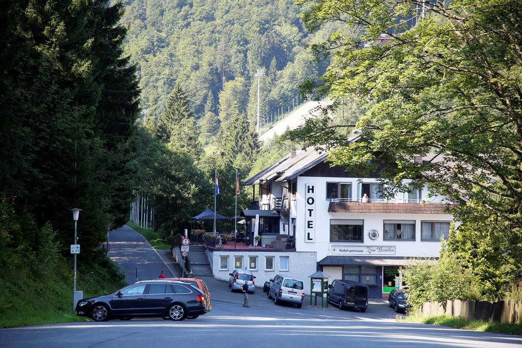 Hotel-Pension Zum Paradies Willingen  Ngoại thất bức ảnh
