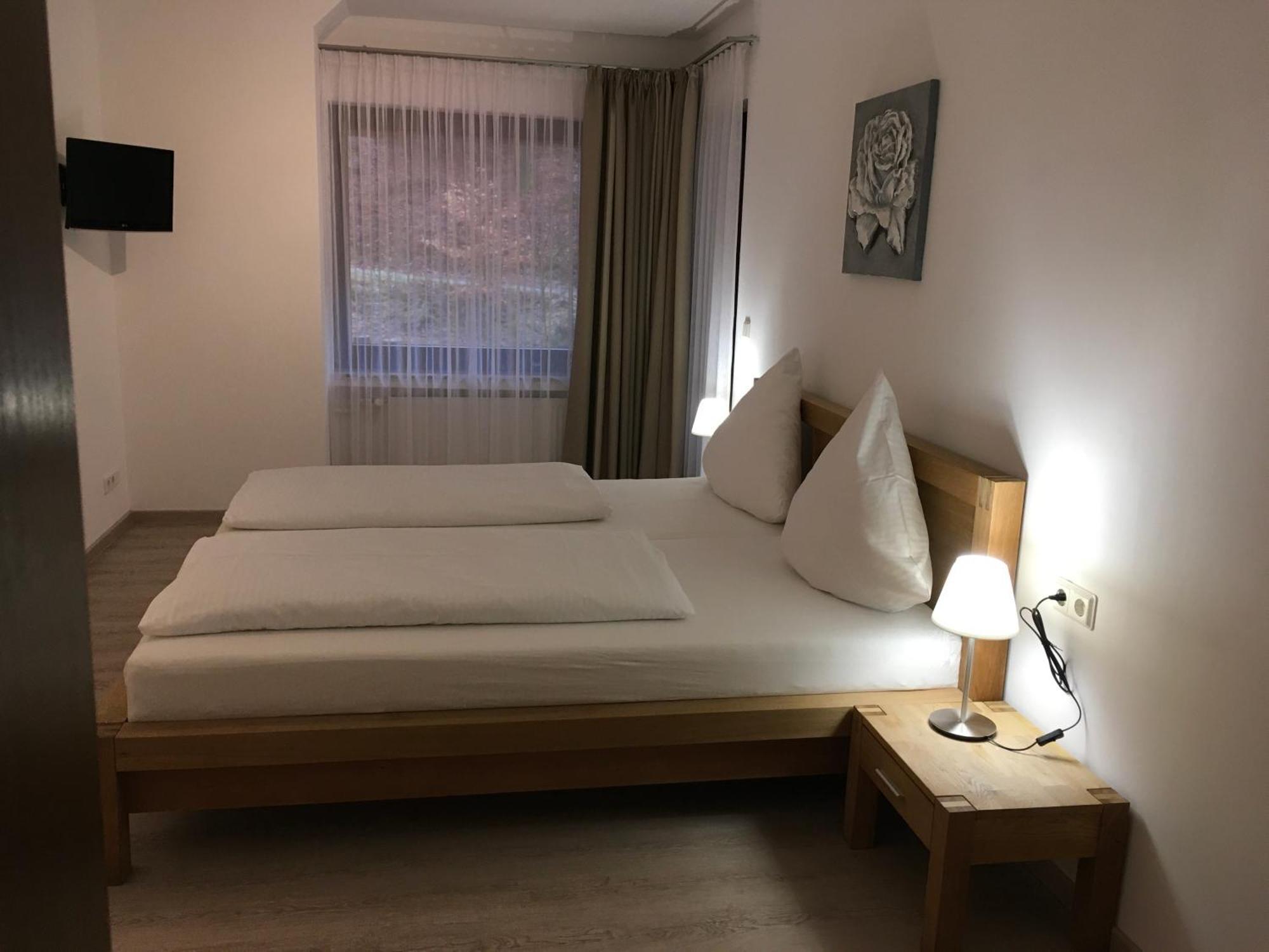 Hotel-Pension Zum Paradies Willingen  Ngoại thất bức ảnh