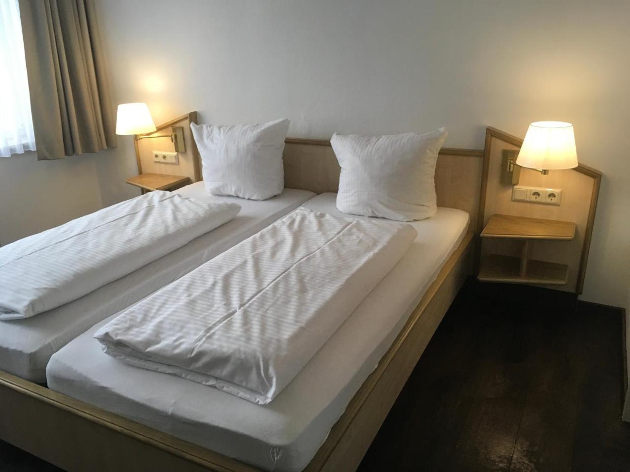 Hotel-Pension Zum Paradies Willingen  Ngoại thất bức ảnh